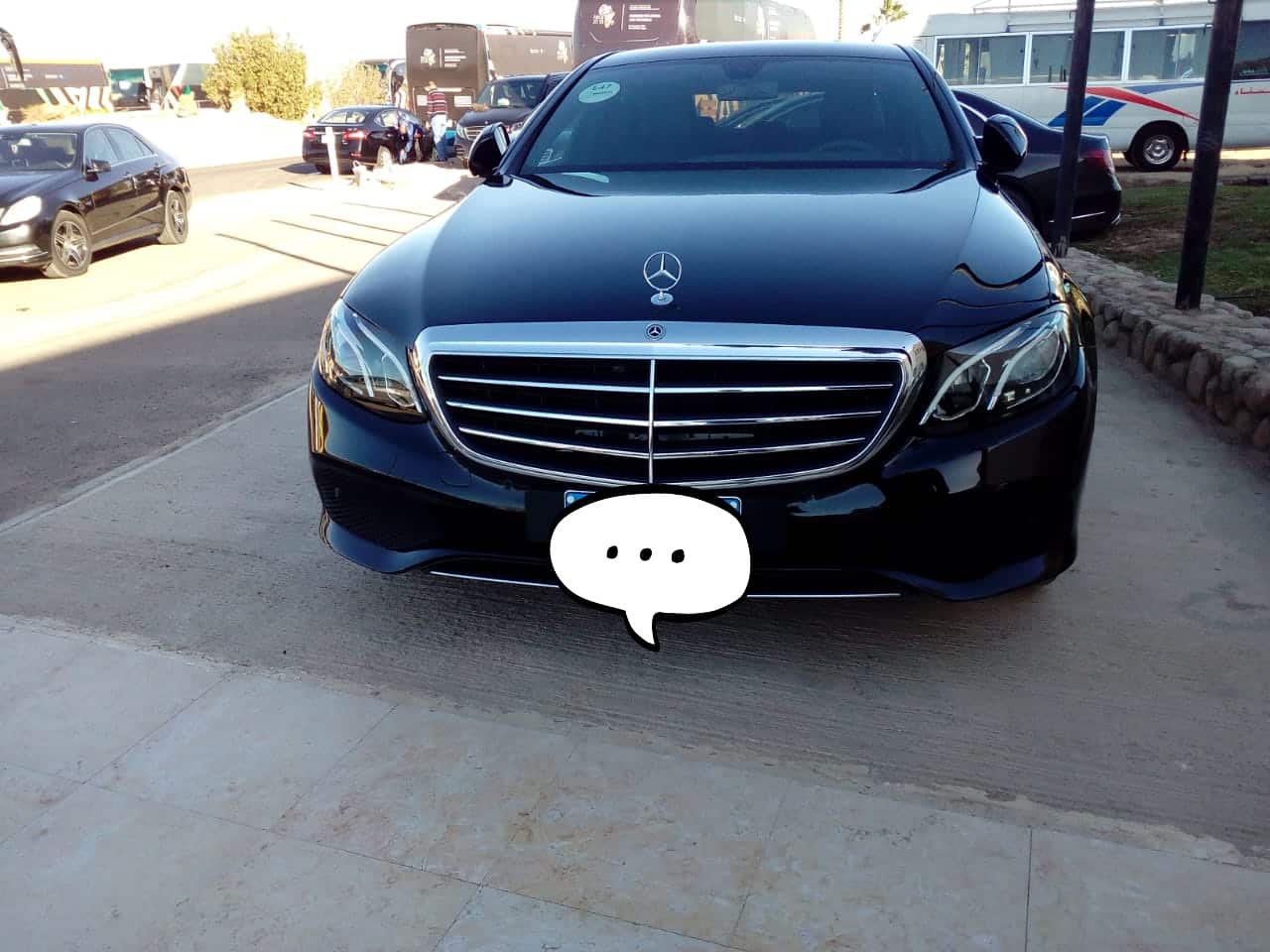 أحدث السيارات وأمهر السائقين ودقة النسور مع إيجيل رود ليموزين اوصل بسرعة النسر، ودقة النسر