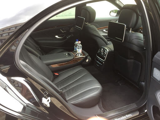 عوامل الراحة في خدمة ليموزين مطار القاهرة الدولي