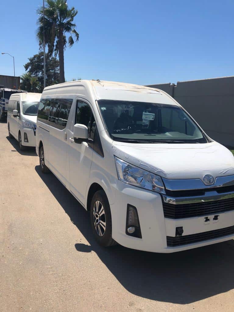 أحدث السيارات وأمهر السائقين ودقة النسور مع إيجيل رود ليموزين اوصل بسرعة النسر، ودقة النسر