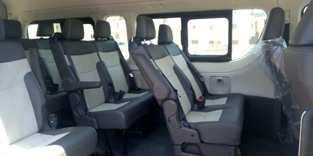 أحدث السيارات وأمهر السائقين ودقة النسور مع إيجيل رود ليموزين اوصل بسرعة النسر، ودقة النسر